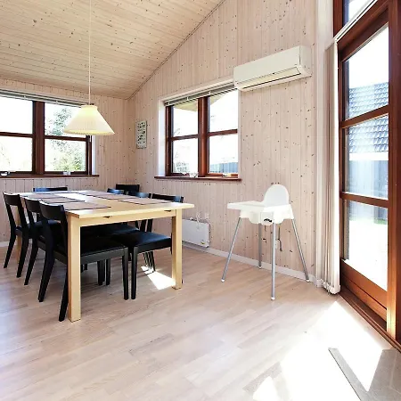 Three-bedroom Holiday In Slagelse 5 *