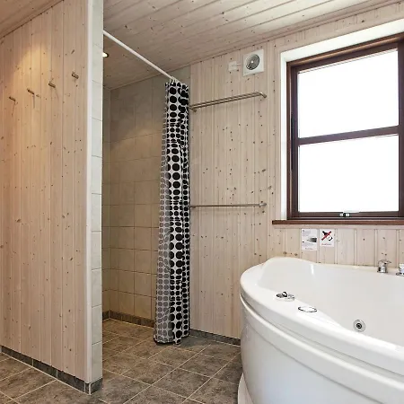 Three-bedroom Holiday In Slagelse 5 * Stillinge Strand